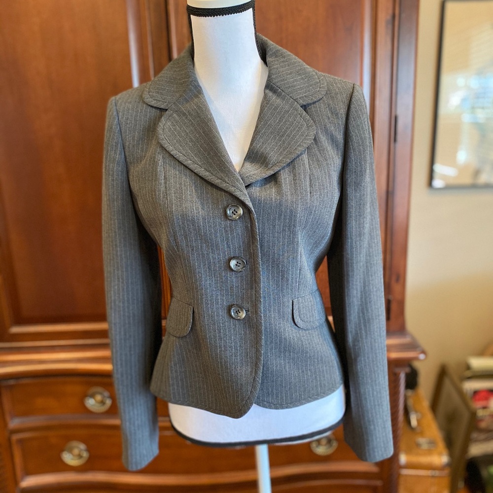 Ann Taylor sz 2 gray jacket blazer 3 button fitted